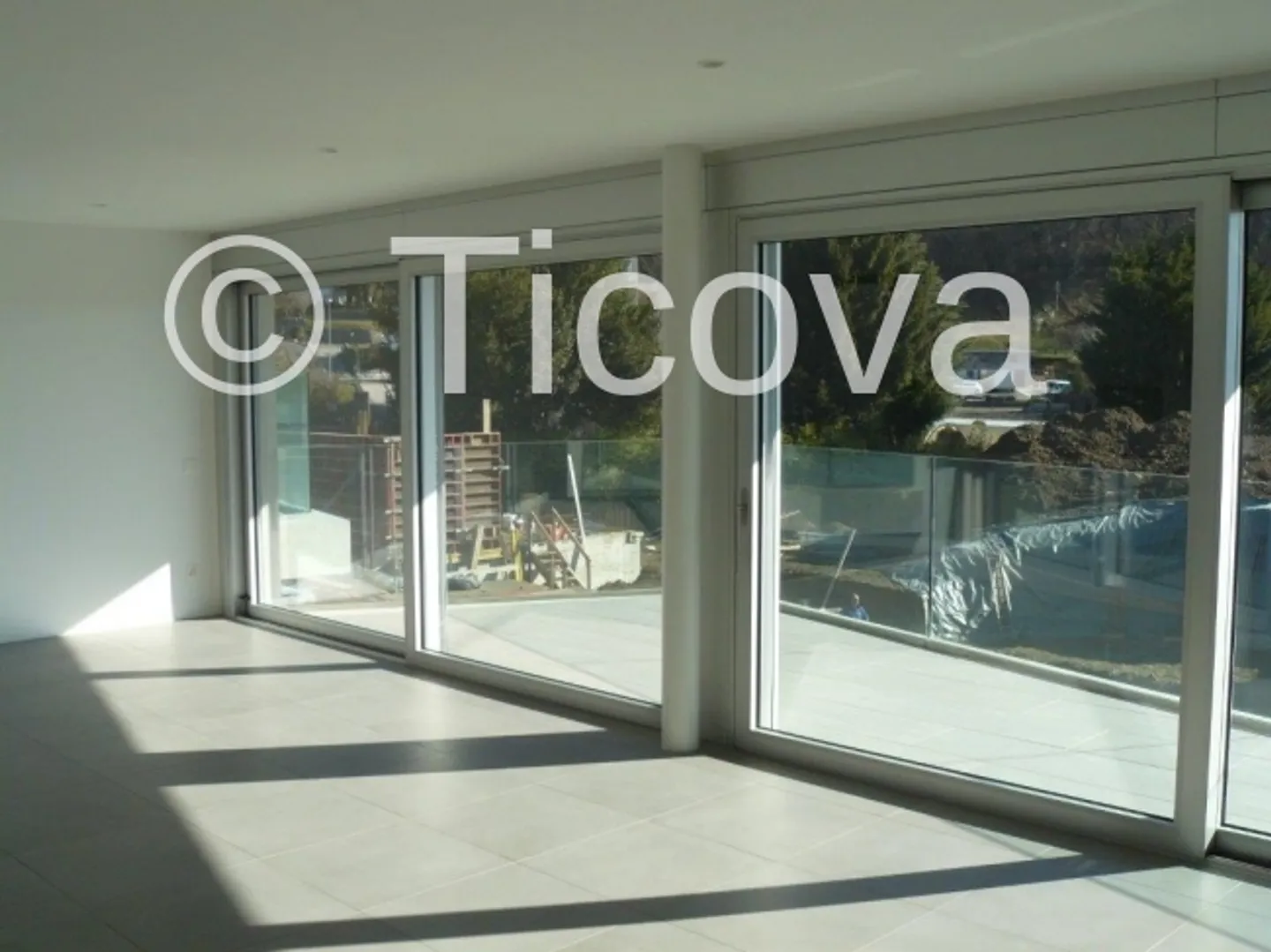 Appartement de Luxe avec Piscine - Photo 3 sur 5