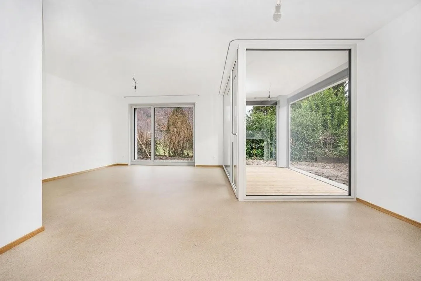 Beautiful ground floor apartment near the center - Photo 9 of 12