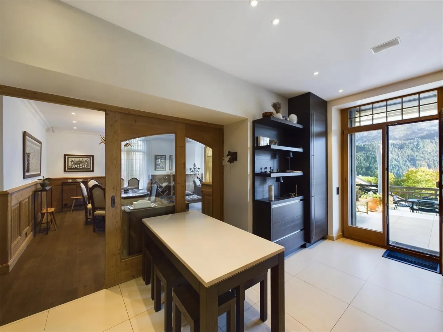 Furnished 5.5 Room Apartment - Photo 5 of 13