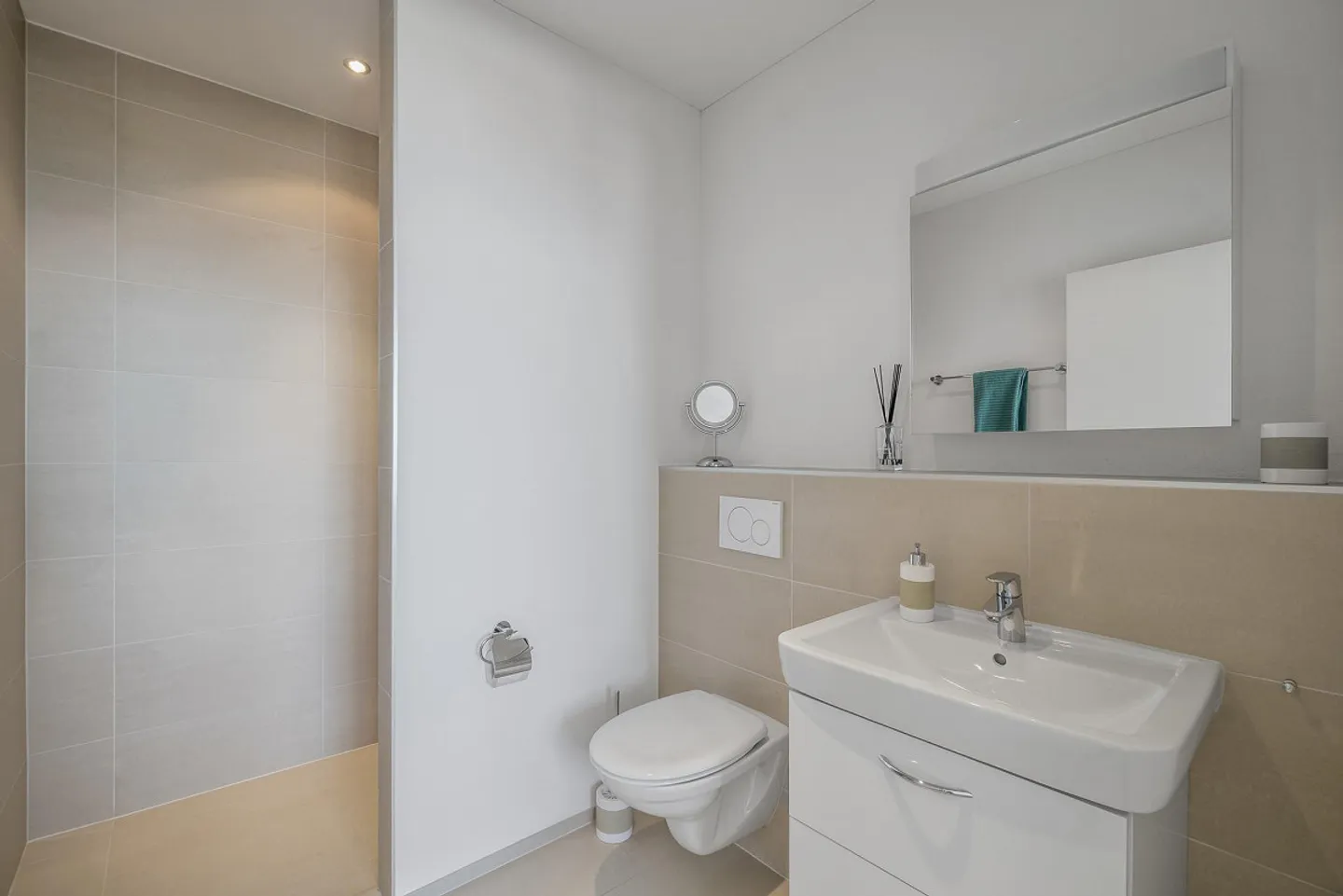 Minimum rental period 1 month - Your perfect transitional solution - Photo 3 of 8