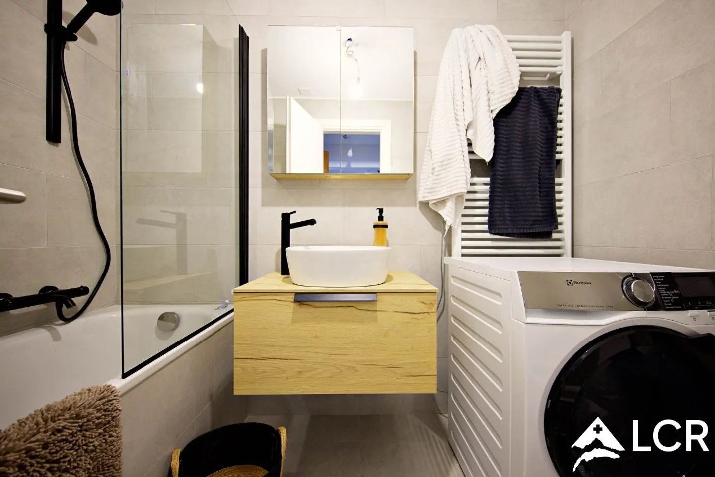 2,5 Stanze con una vista mozzafiato - Piscina coperta - Foto 7 di 10