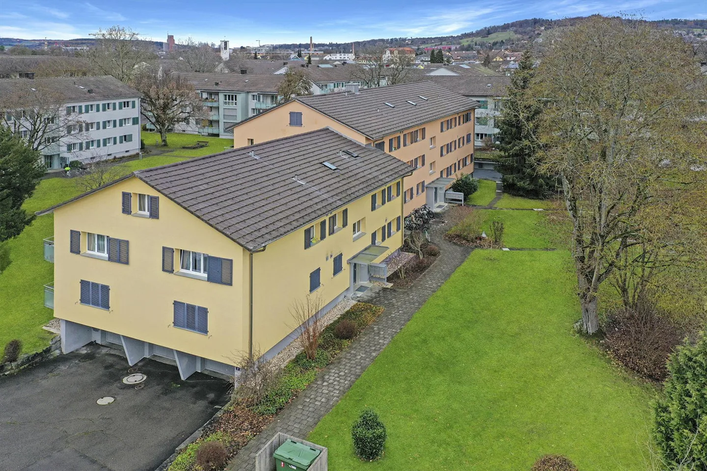 Cozy Apartment in a Good Neighborhood - Photo 2 of 9