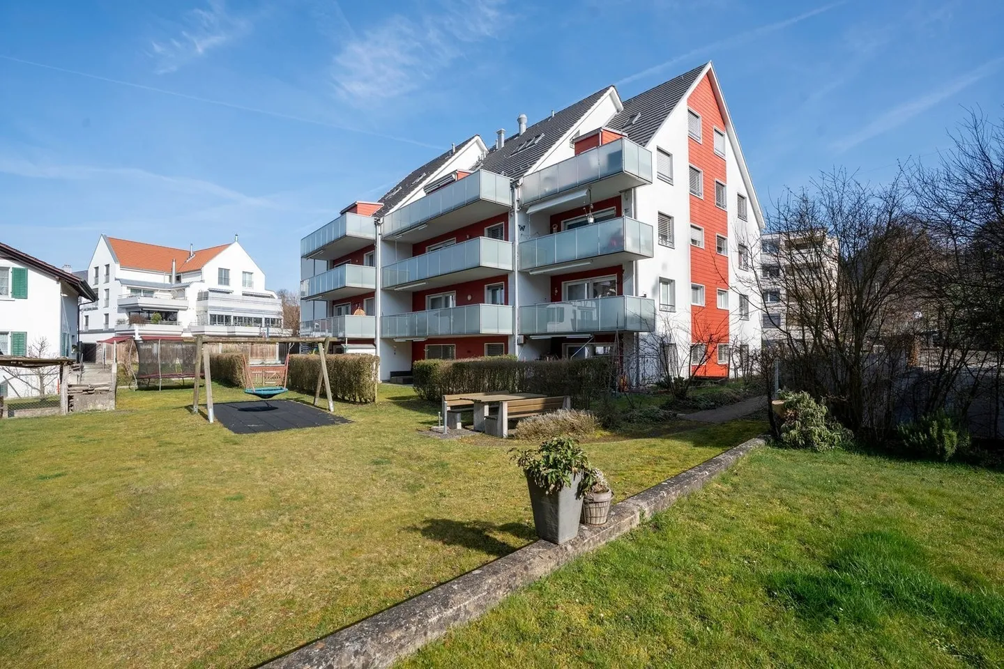 Modern 4.5-room apartment with spacious balcony - Photo 1 of 10