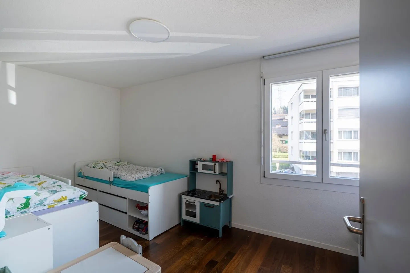 Modern 4.5-room apartment with spacious balcony - Photo 9 of 10