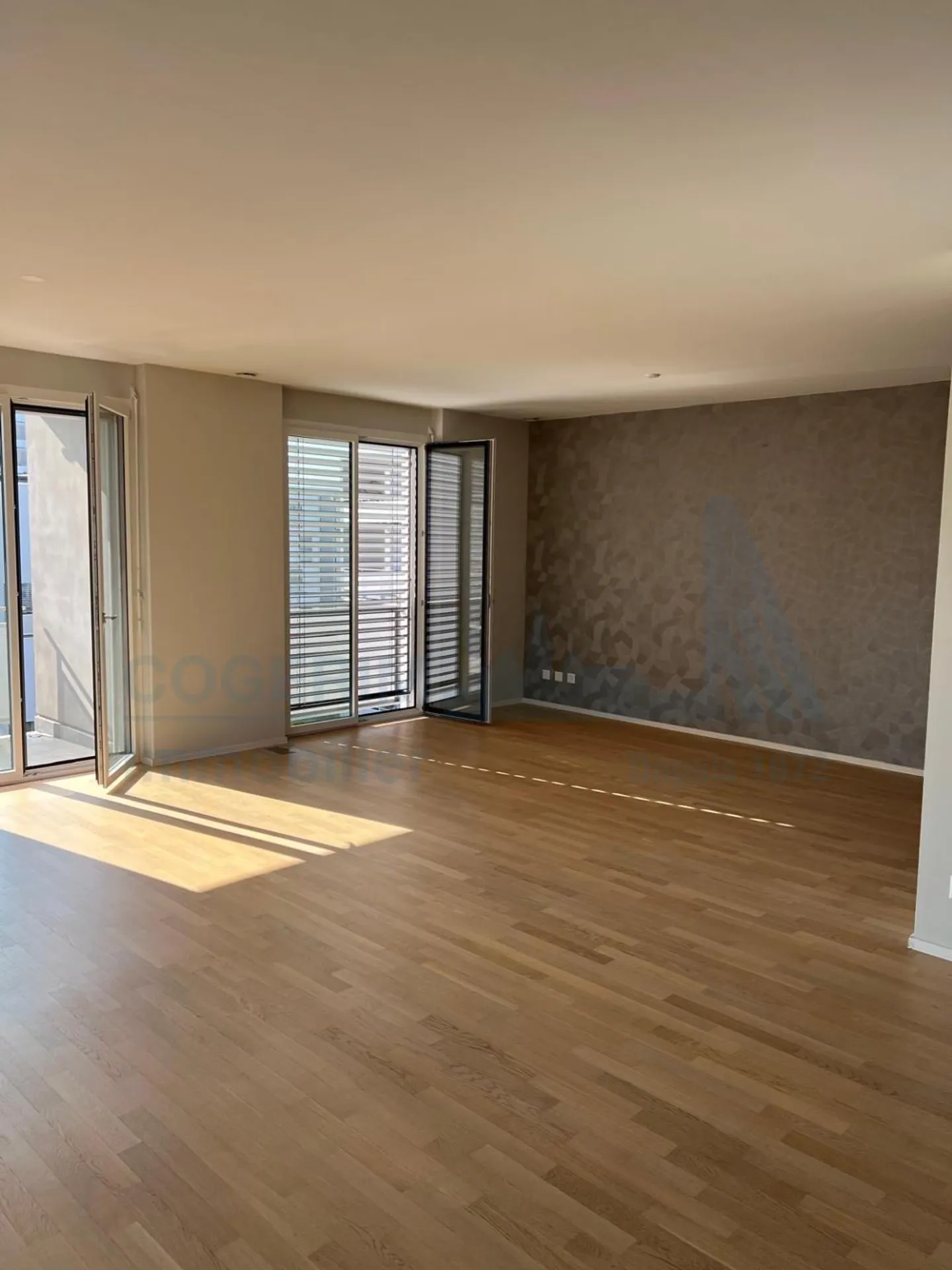 Appartement de Luxe avec Terrasse - Photo 6 sur 13
