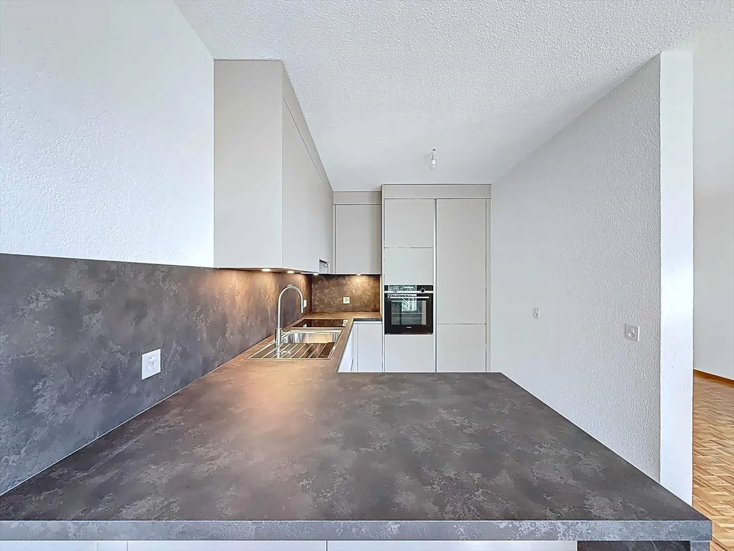 Appartamento 3,5 camere ristrutturato con gusto - Foto 3 di 11