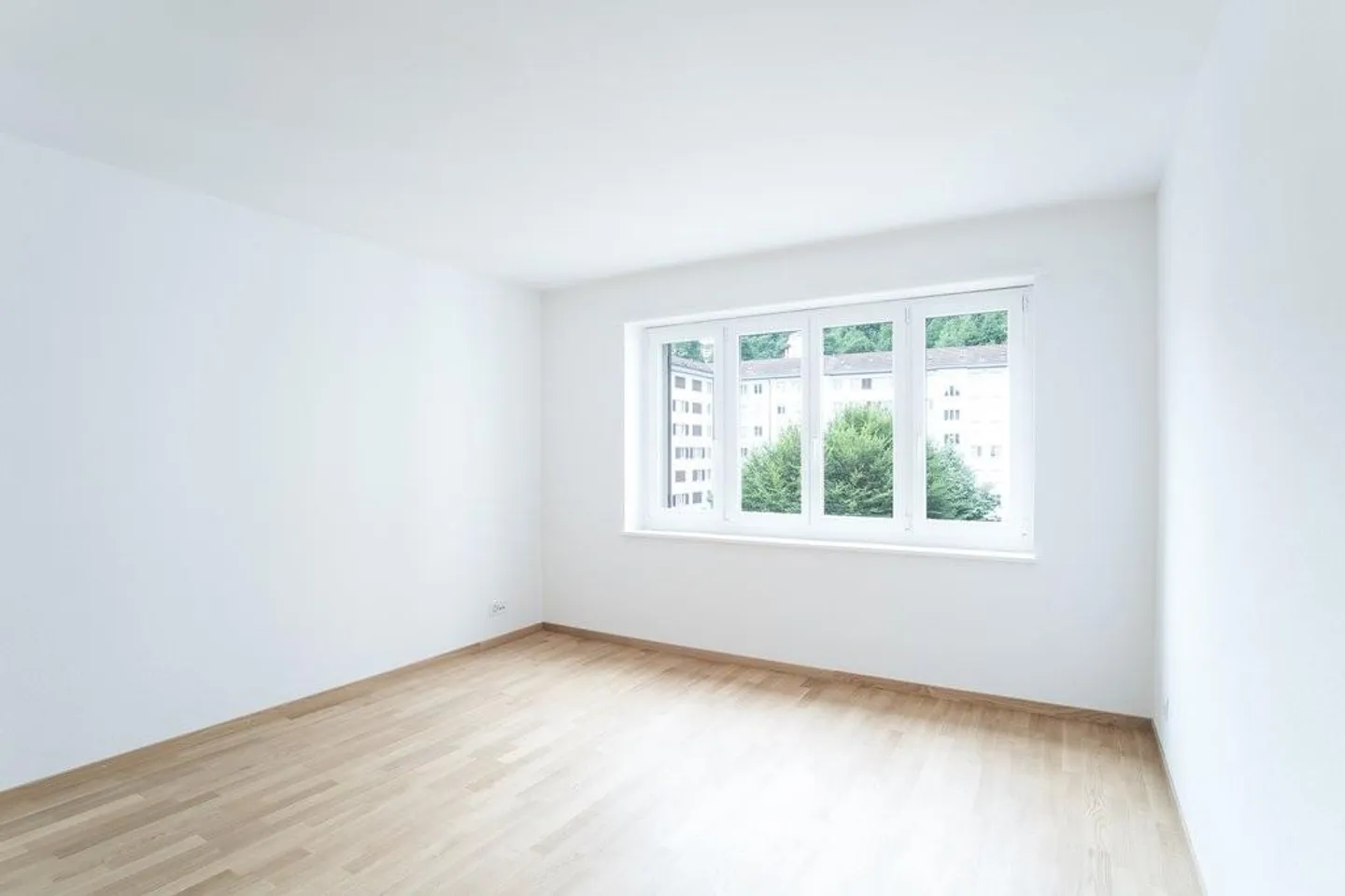 City apartment in prime location - Photo 5 of 8