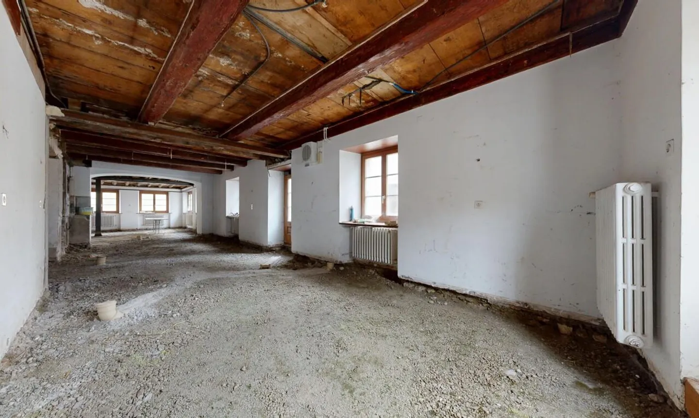 Investment Building - Possibility to create 5 lots for 360m2 net - Photo 2 of 11