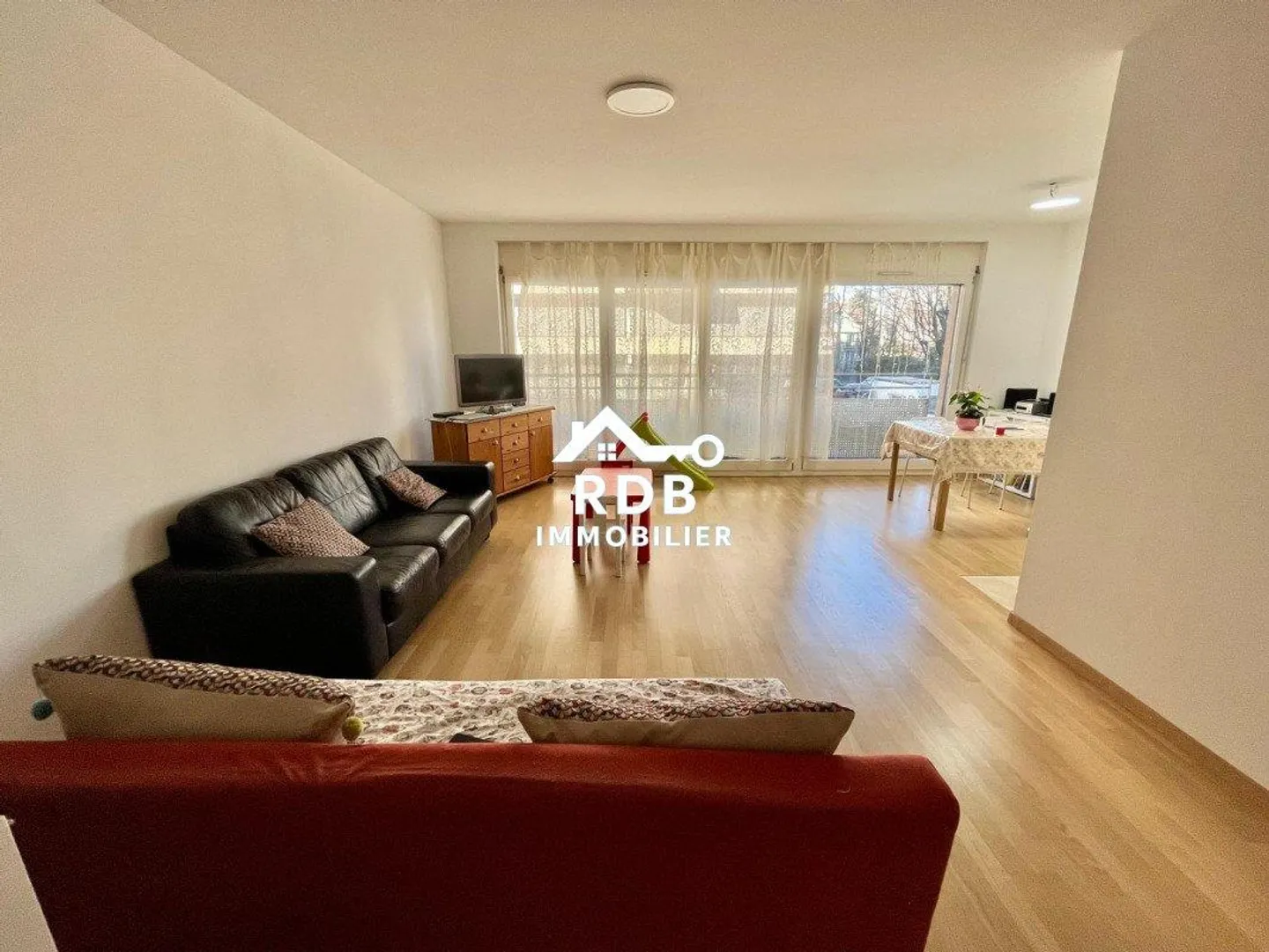 Magnifique appartement de 5 pièces au rez-de-chaussée supérieur à G... - Foto 1 di 7