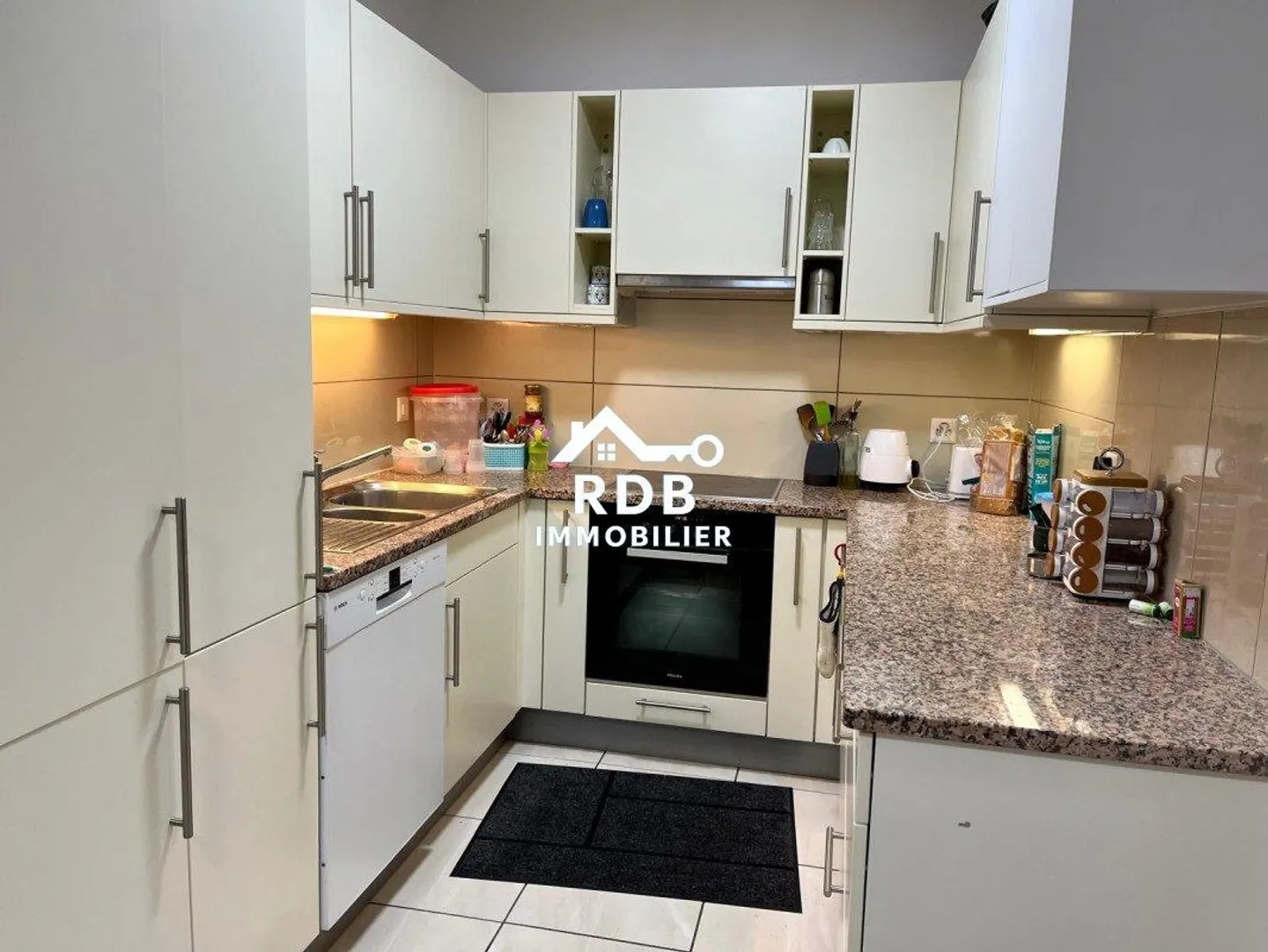 Magnifique appartement de 5 pièces au rez-de-chaussée supérieur à G... - Foto 3 di 7