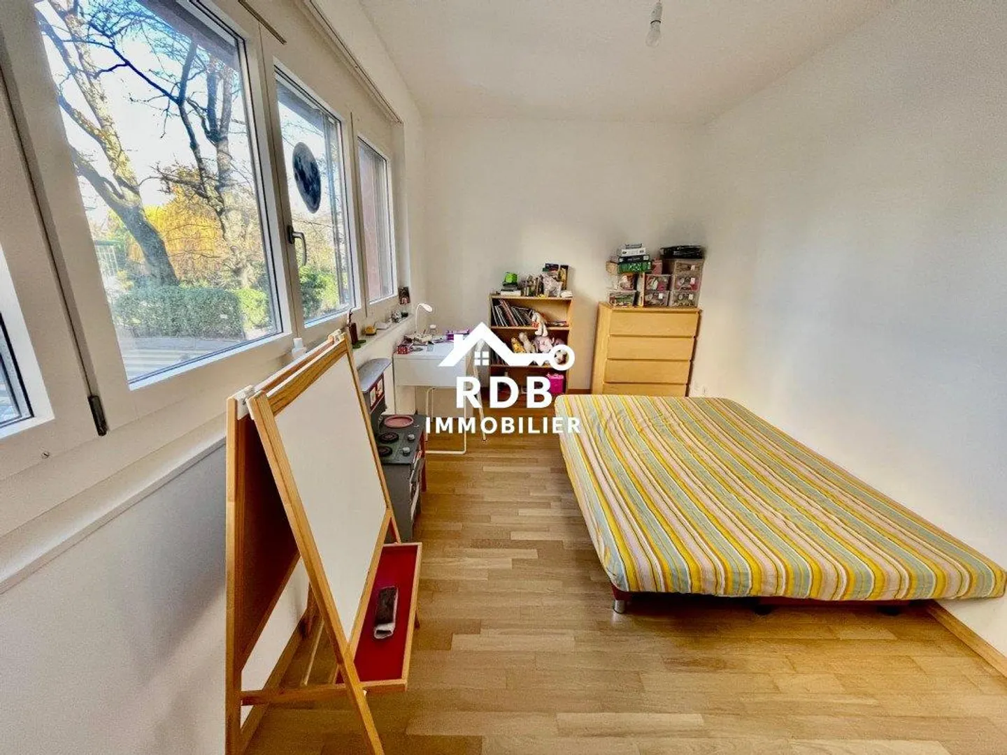 Magnifique appartement de 5 pièces au rez-de-chaussée supérieur à G... - Foto 4 di 7