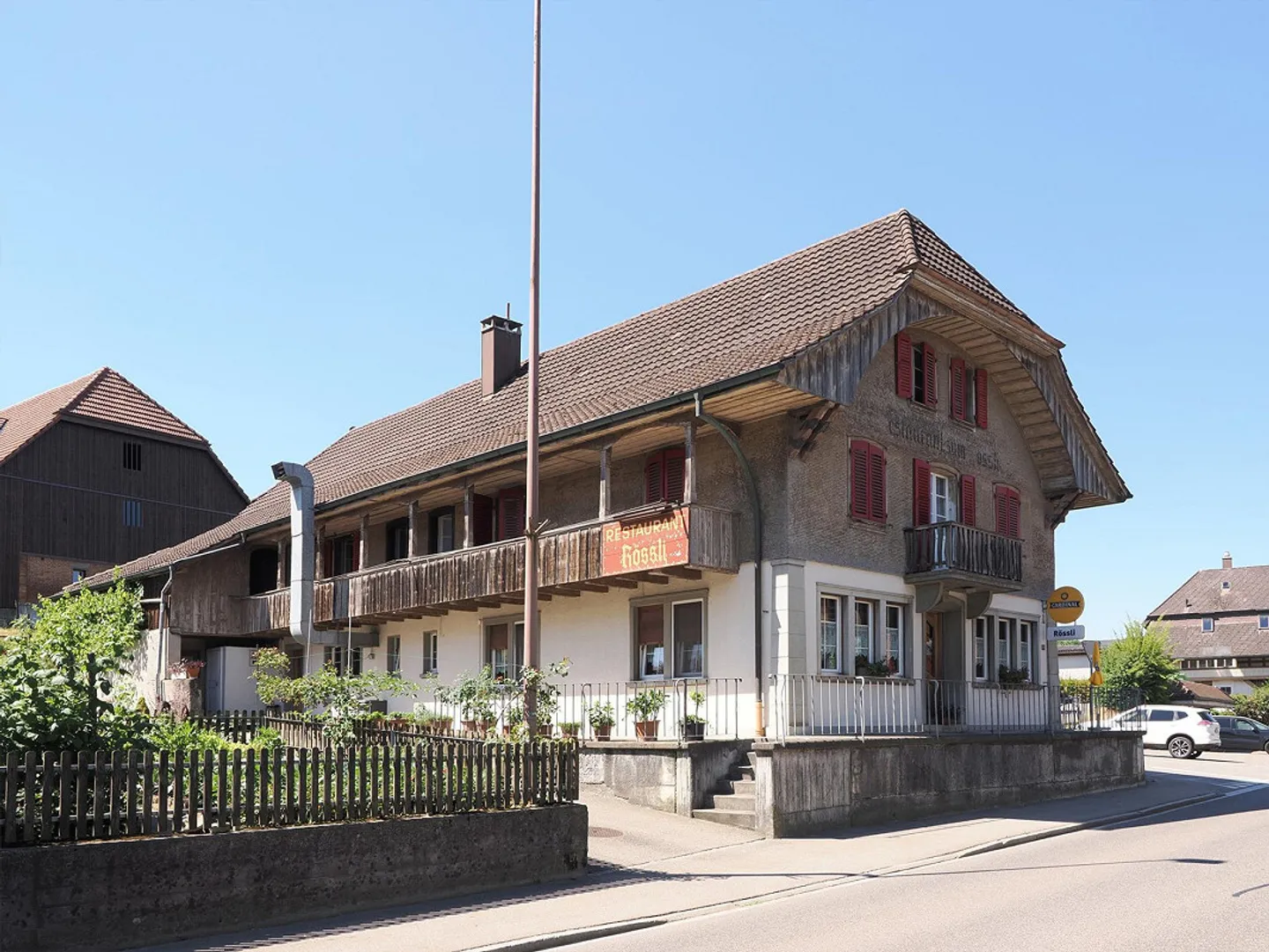 Ristorante affascinante con componente residenziale e potenziale di sviluppo a Bleienbach - Foto 1 di 30