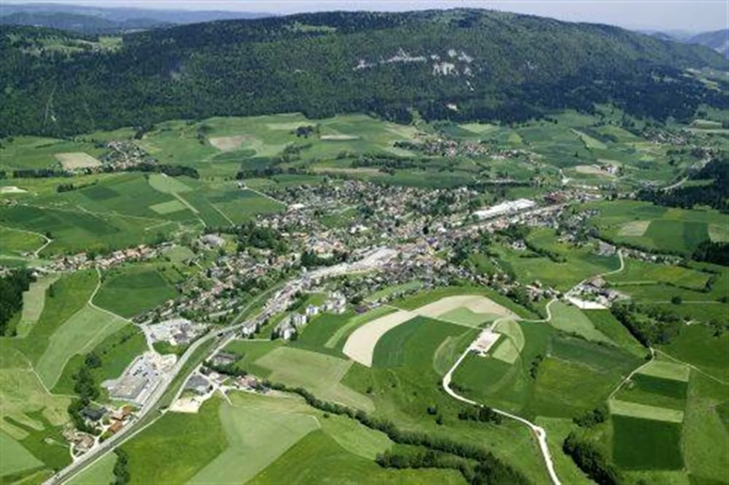 «21 Apartments mit Balkon, Innen- und Außenparkplätzen.» - Foto 2 von 2