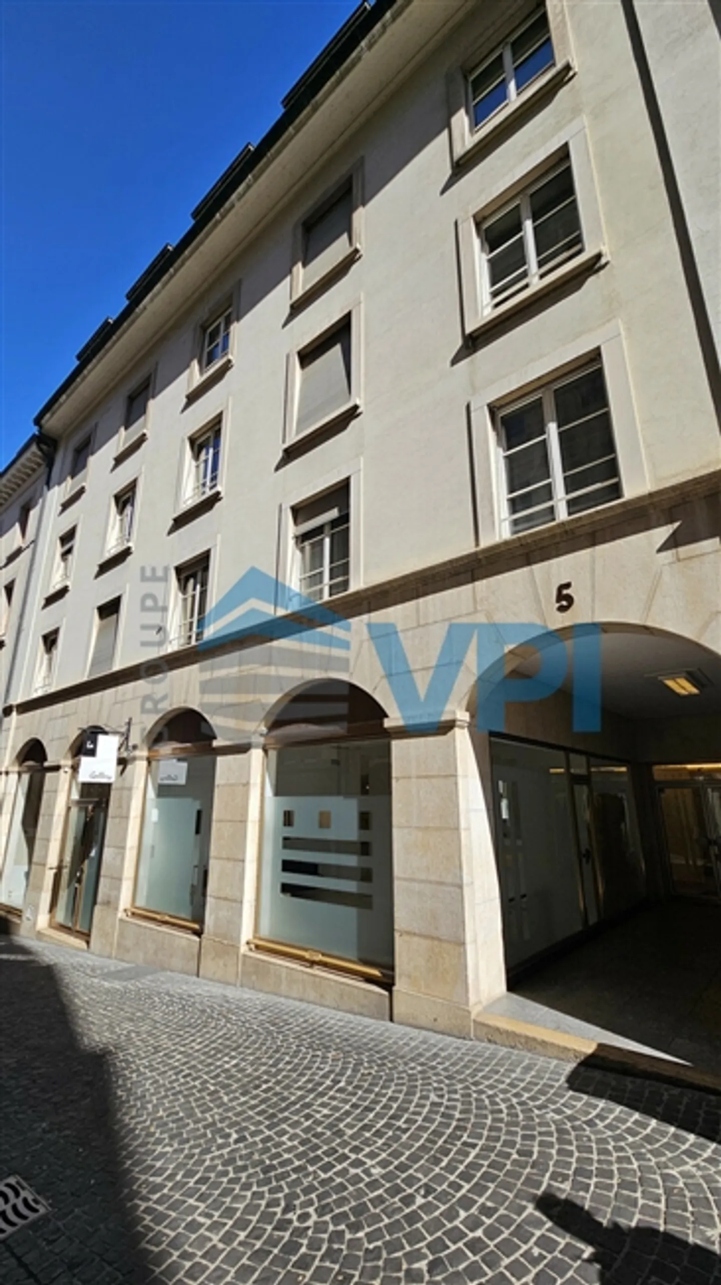 Beautiful studio apartment on the 2nd floor in the heart of the old town - Photo 3 of 9