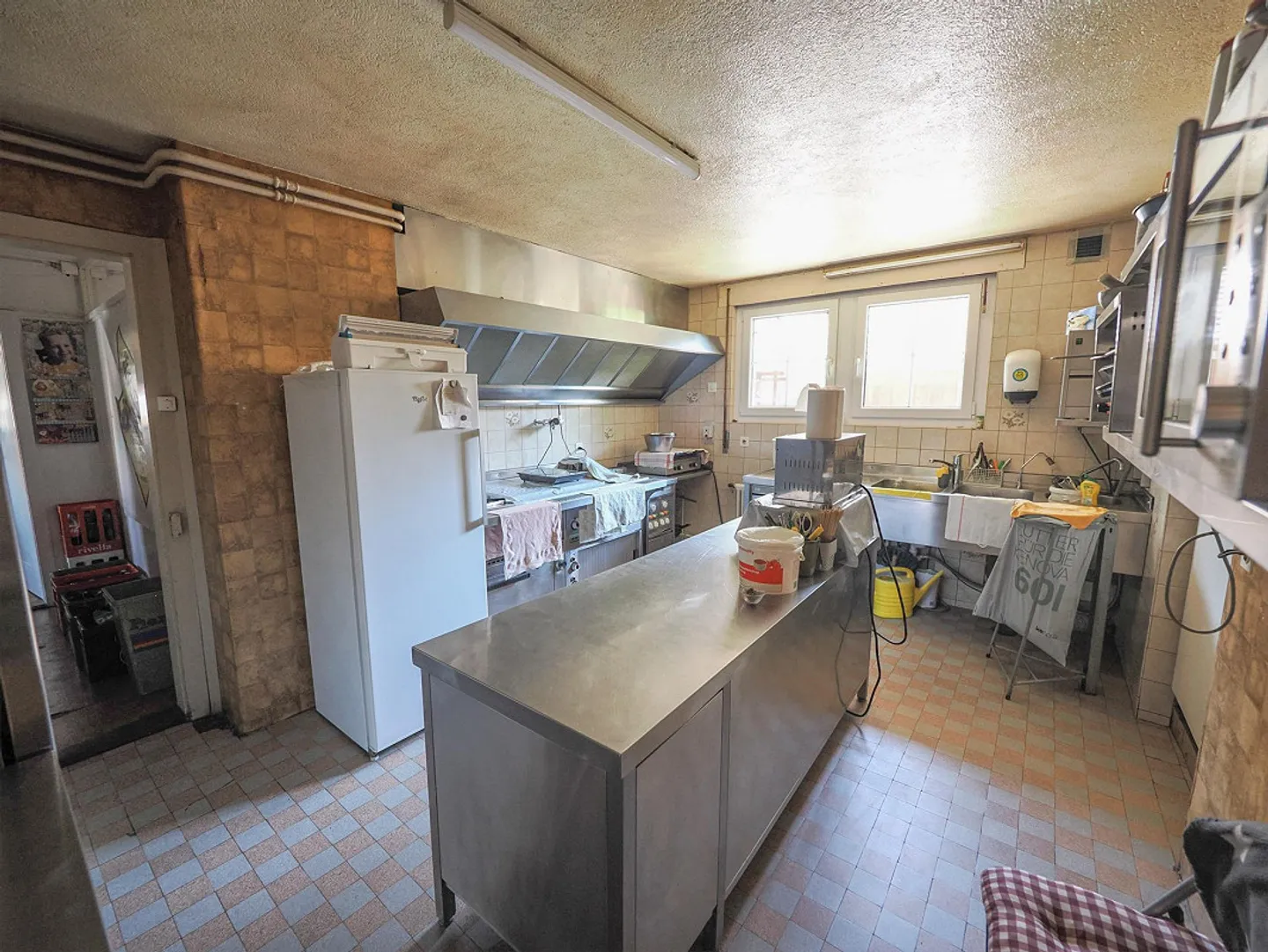 Ristorante affascinante con componente residenziale e potenziale di sviluppo a Bleienbach - Foto 2 di 30