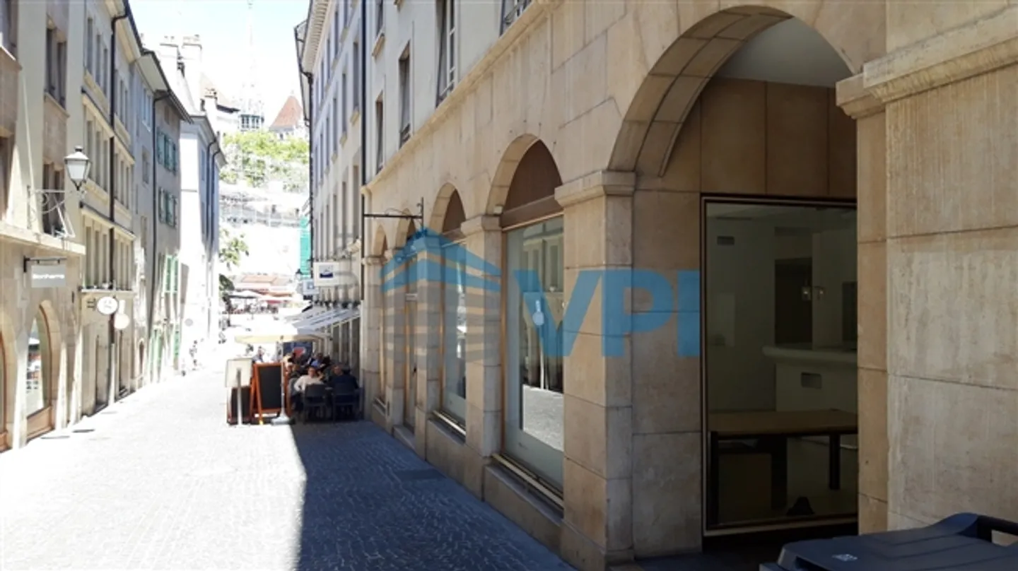 Beautiful studio apartment on the 2nd floor in the heart of the old town - Photo 6 of 9