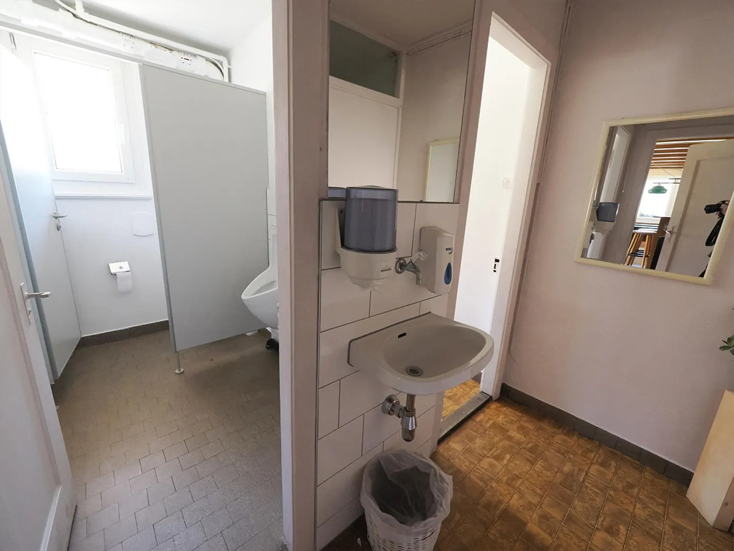 Ristorante affascinante con componente residenziale e potenziale di sviluppo a Bleienbach - Foto 7 di 30