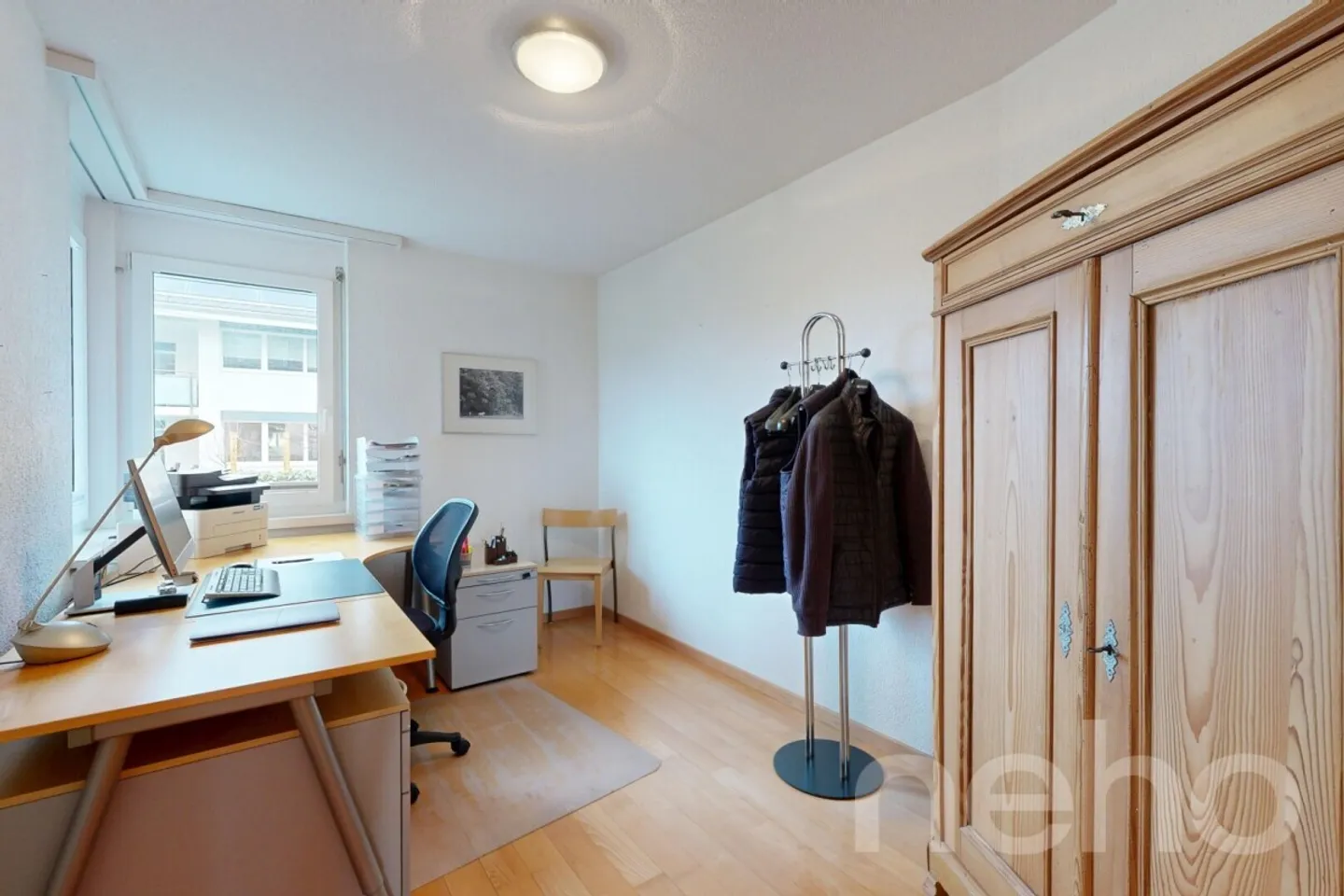 Modern Apartment with Large Balcony - Photo 9 of 12