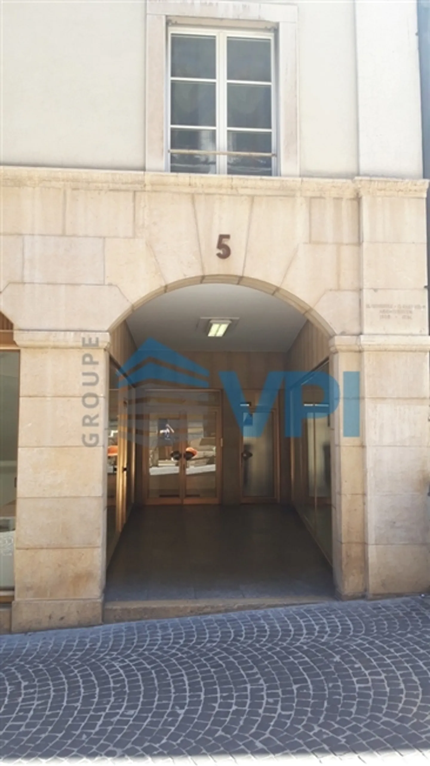 Beautiful studio apartment on the 2nd floor in the heart of the old town - Photo 8 of 9