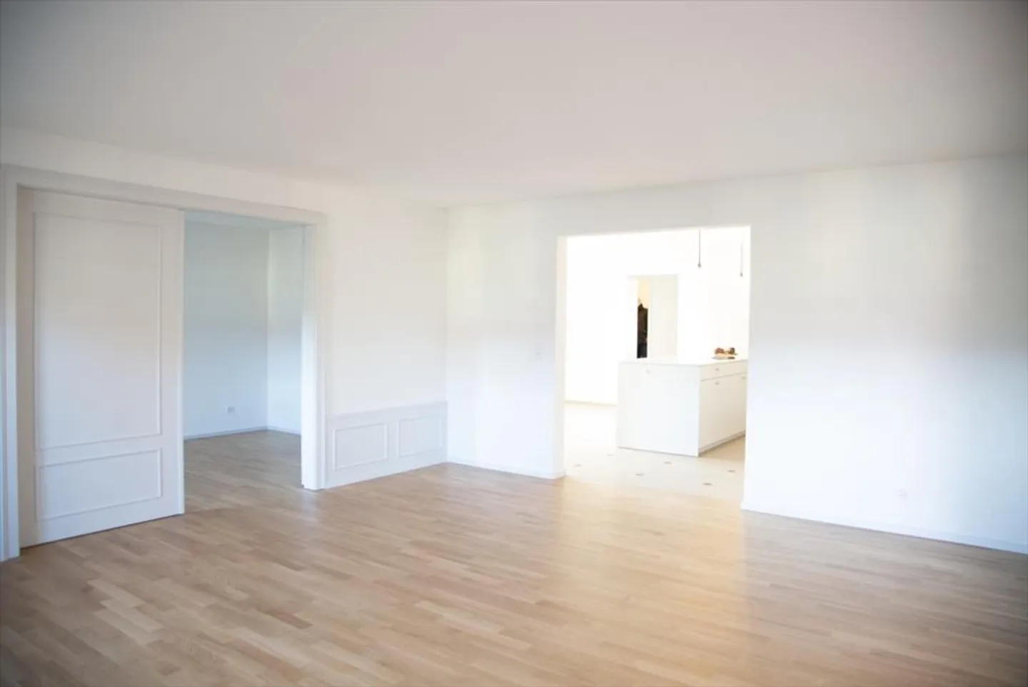 DA PRENDERE! Spazioso appartamento di 4.5 locali con carattere - Foto 3 di 12