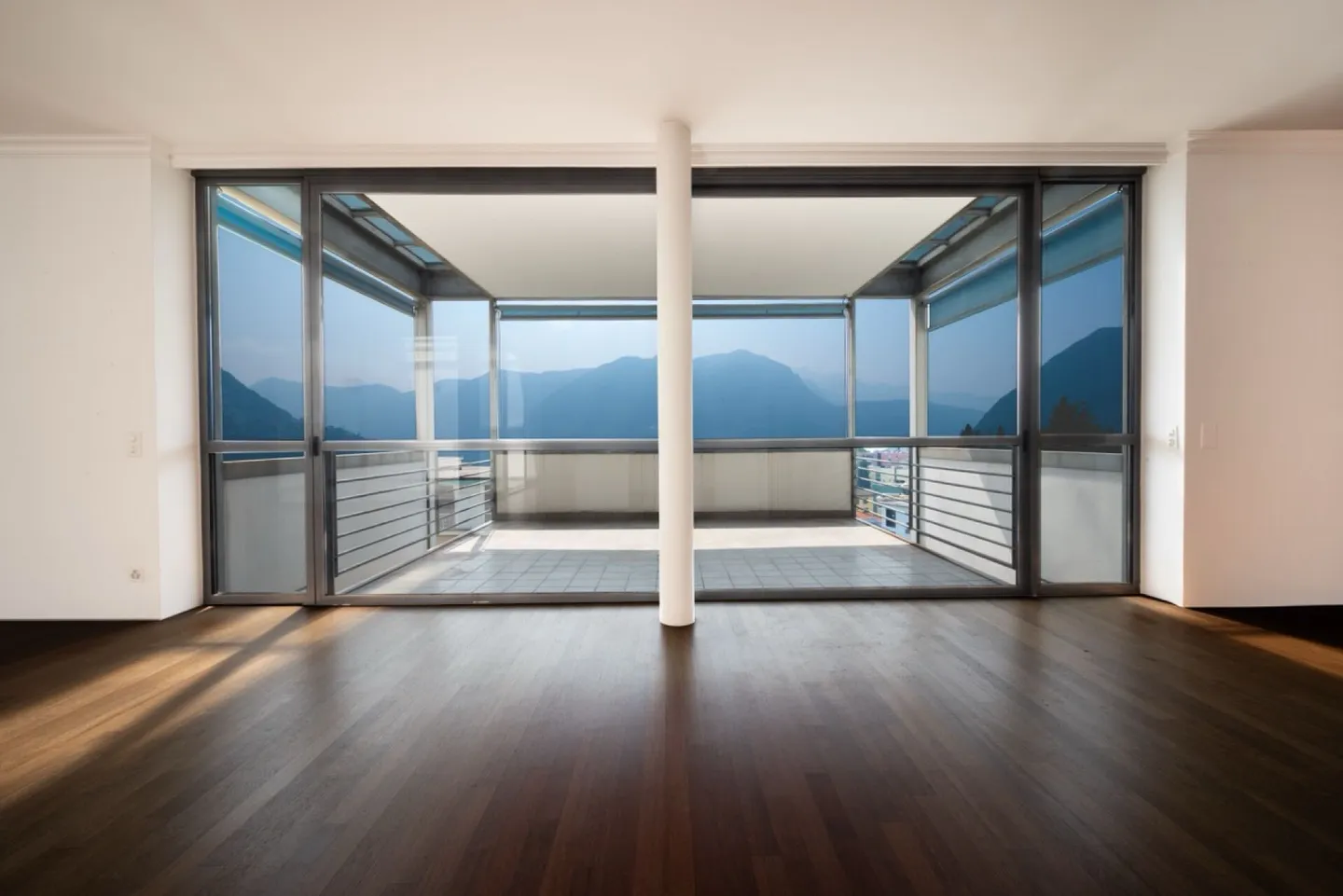 Lusso, comfort e viste impareggiabili a due passi dal centro di Lugano: prestigioso triplex in affitto - Foto 3 di 12