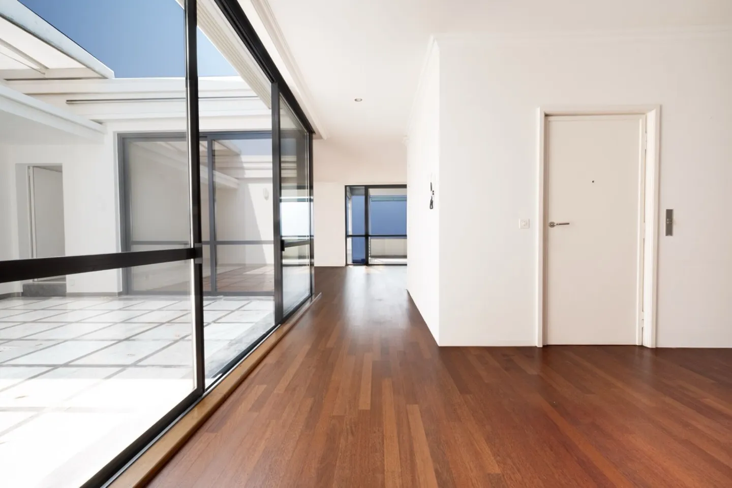 Lusso, comfort e viste impareggiabili a due passi dal centro di Lugano: prestigioso triplex in affitto - Foto 6 di 12