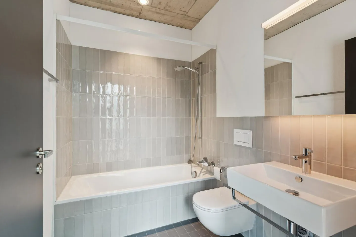 Stylish Loft in Urban Emmenbrücke - Photo 3 of 5