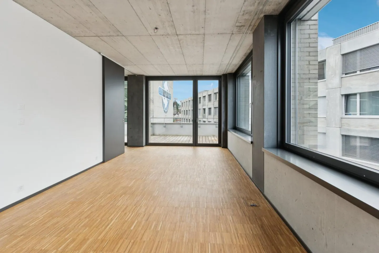 Stylish Loft in Urban Emmenbrücke - Photo 4 of 5