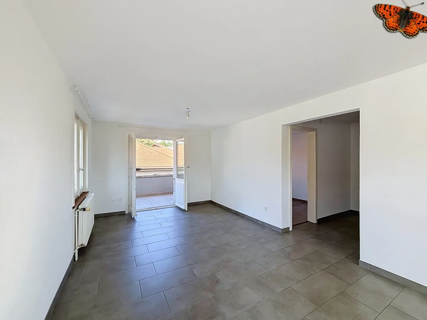 OPPORTUNITÀ A VUADENS: Casa con 2 appartamenti su grande terreno - Foto 8 di 21