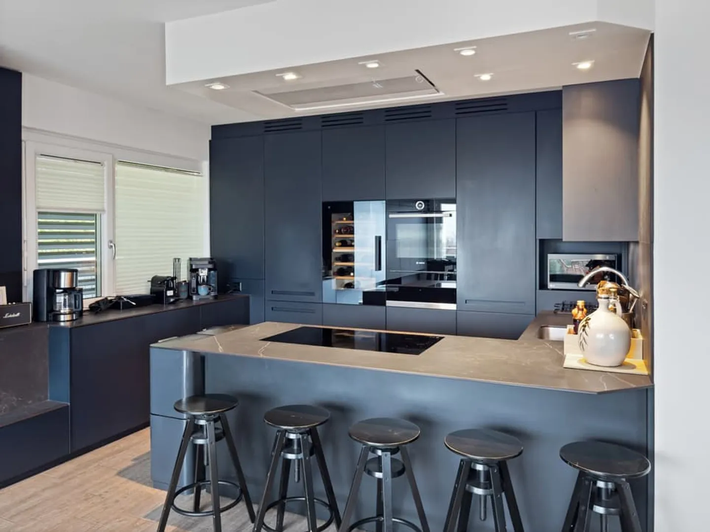 Magnifica villa indipendente di 5,5 locali con vista lago - Foto 5 di 13