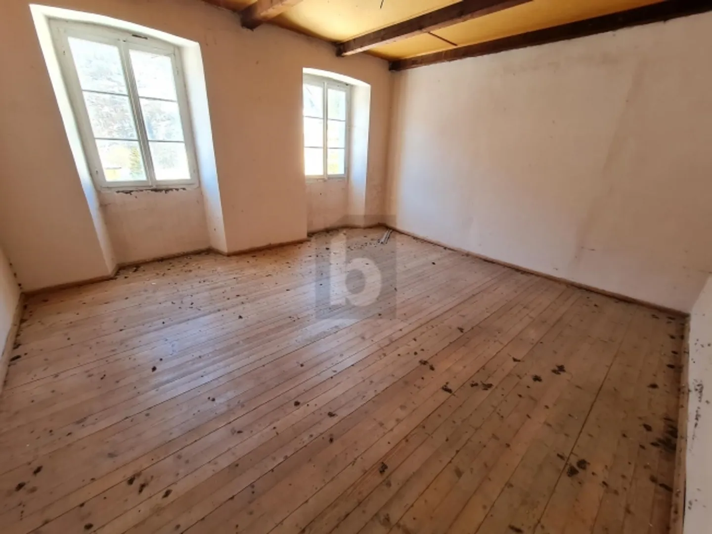 ENSOLEILLÉ, SPACIEUX ET AVEC UNE VUE - Photo 4 sur 6