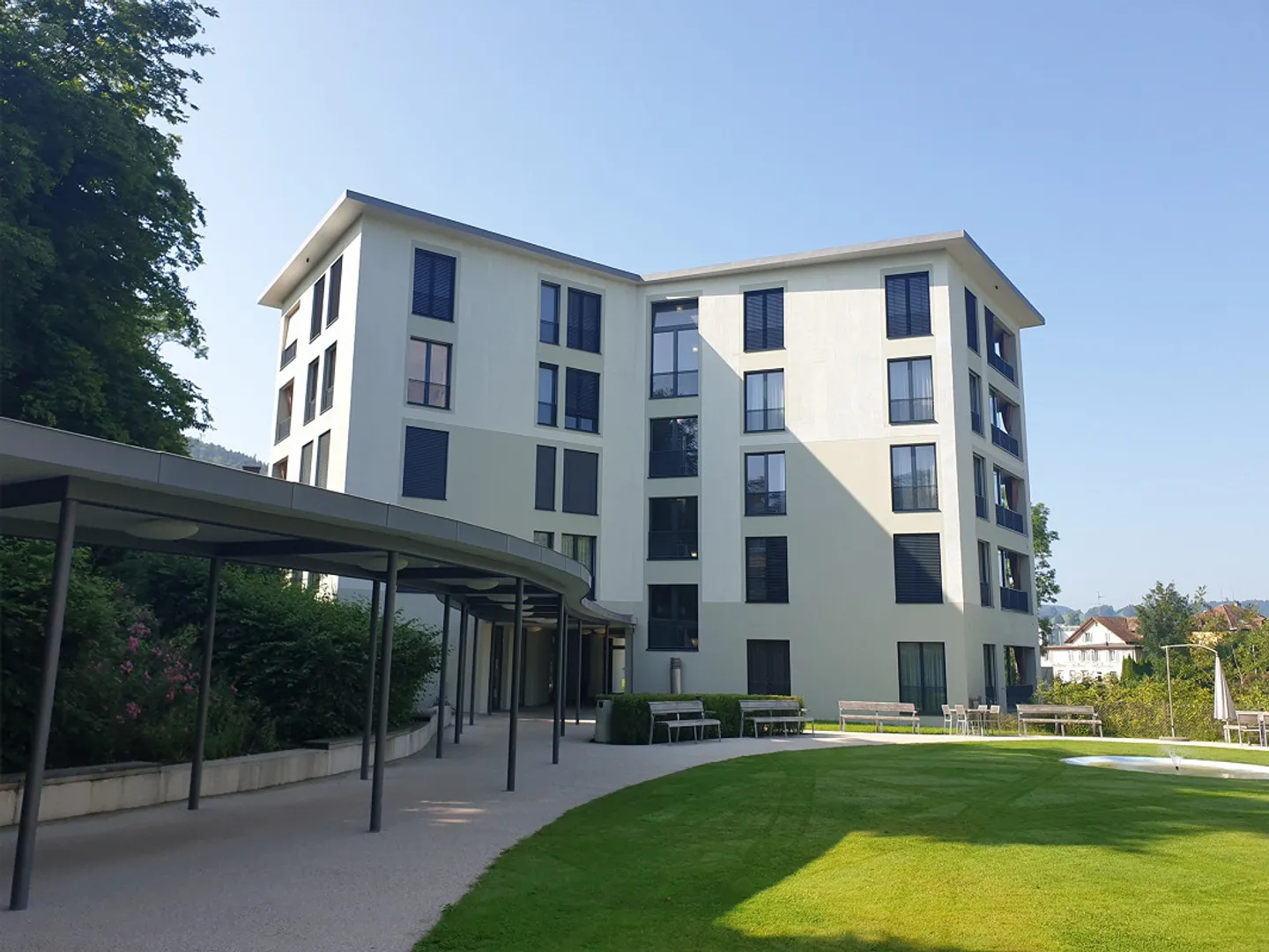 Coole sonnige 3.5 Zi-Wohnung an optimaler Lage mit super Wohnkomfort - Foto 2 von 11