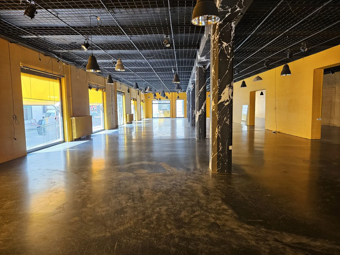 Arcade commerciale, 580m2, centre-ville, flux piéton important - Photo 4 sur 10