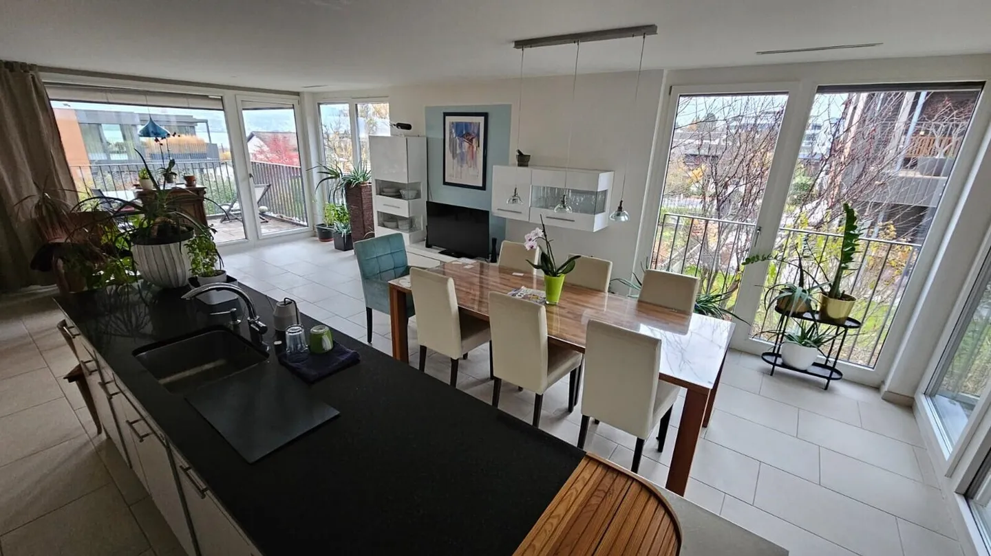 APPARTAMENTO 4½ LOCALI A HORGEN (ZH), ARREDATO - Foto 1 di 12