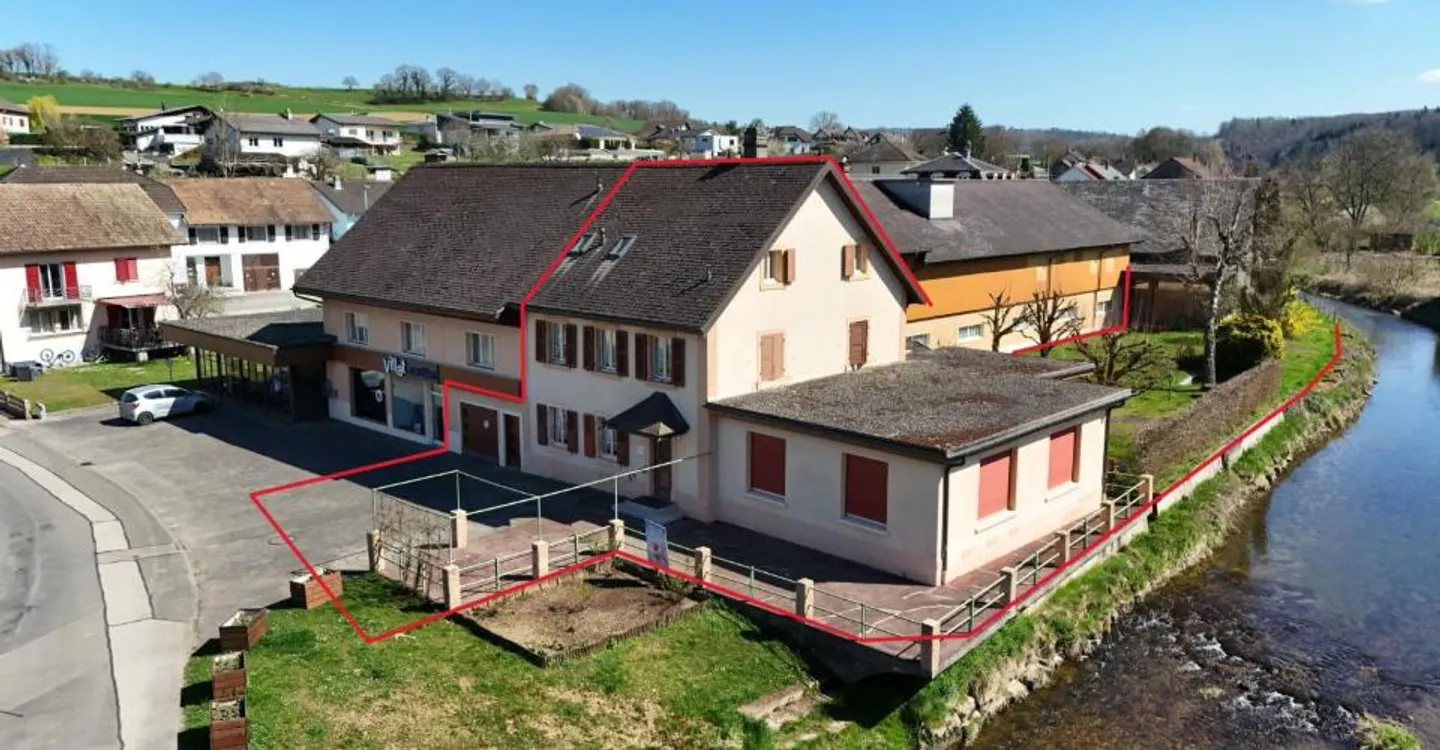For sale in Buix rental house with 3 apartments - Photo 1 of 13