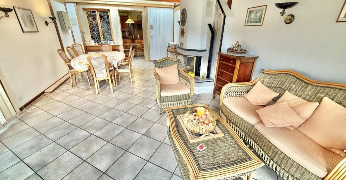 For sale in Buix rental house with 3 apartments - Photo 3 of 13