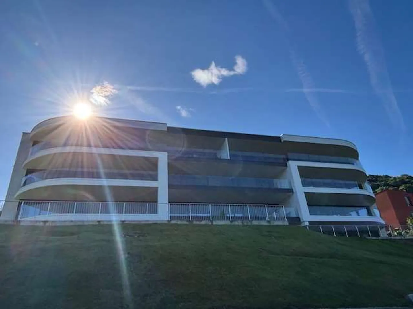 MONTAGNOLA-Neue 2.5-Zimmer-Wohnung mit Garten und Seeblick - Foto 1 von 9