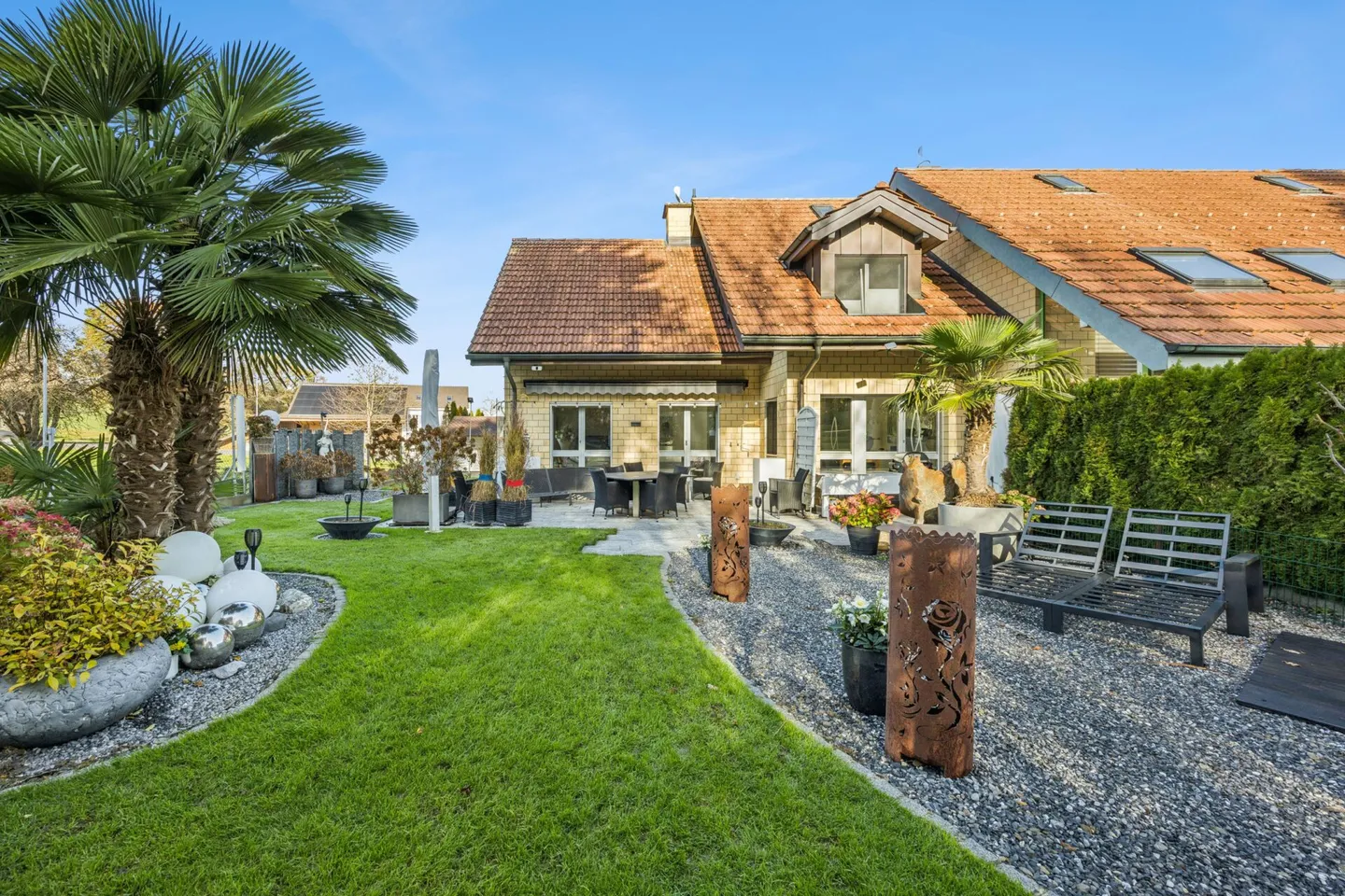 Living in the Green: Garden, Privacy, and Direct Access to the Forest - Photo 1 of 14