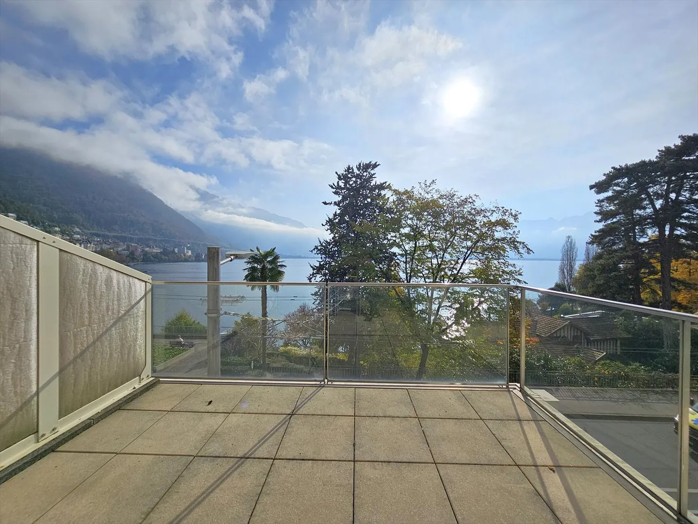 Prächtiges 2.5-Zimmer-Lake-View-Apartment im Zentrum von Montreux - Foto 2 von 13
