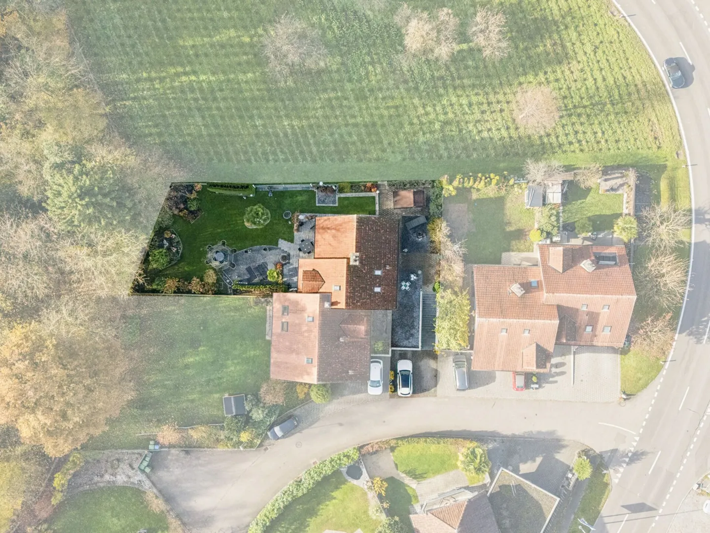 Living in the Green: Garden, Privacy, and Direct Access to the Forest - Photo 2 of 14