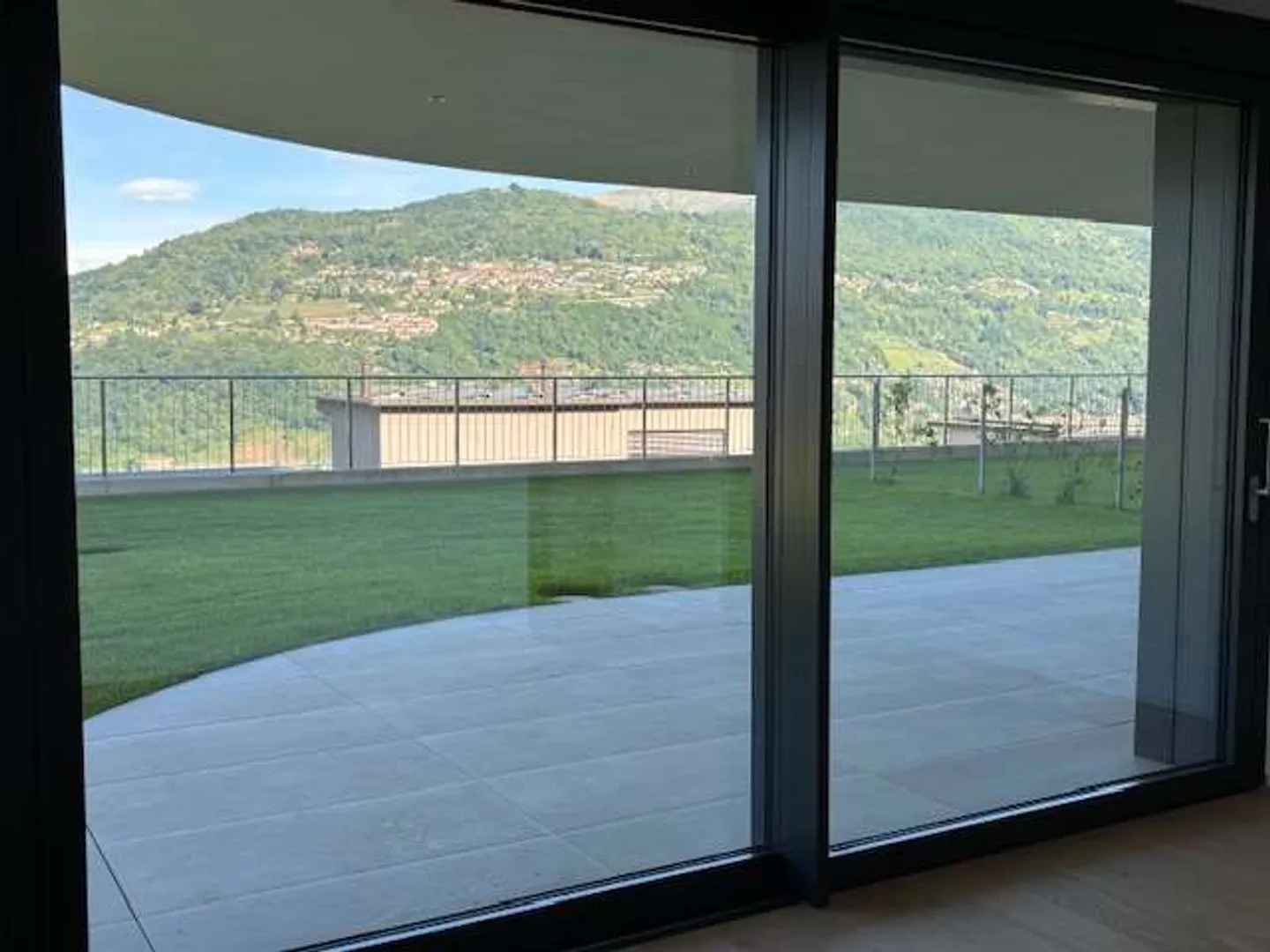 MONTAGNOLA-Neue 2.5-Zimmer-Wohnung mit Garten und Seeblick - Foto 3 von 9