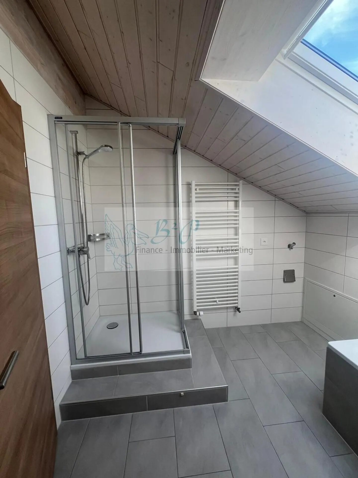 Charming Attic Apartment - Photo 4 of 10