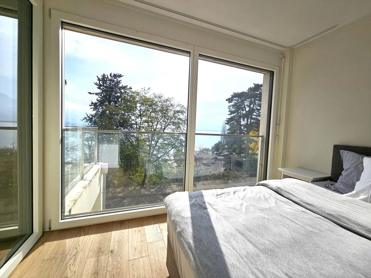 Prächtiges 2.5-Zimmer-Lake-View-Apartment im Zentrum von Montreux - Foto 12 von 13