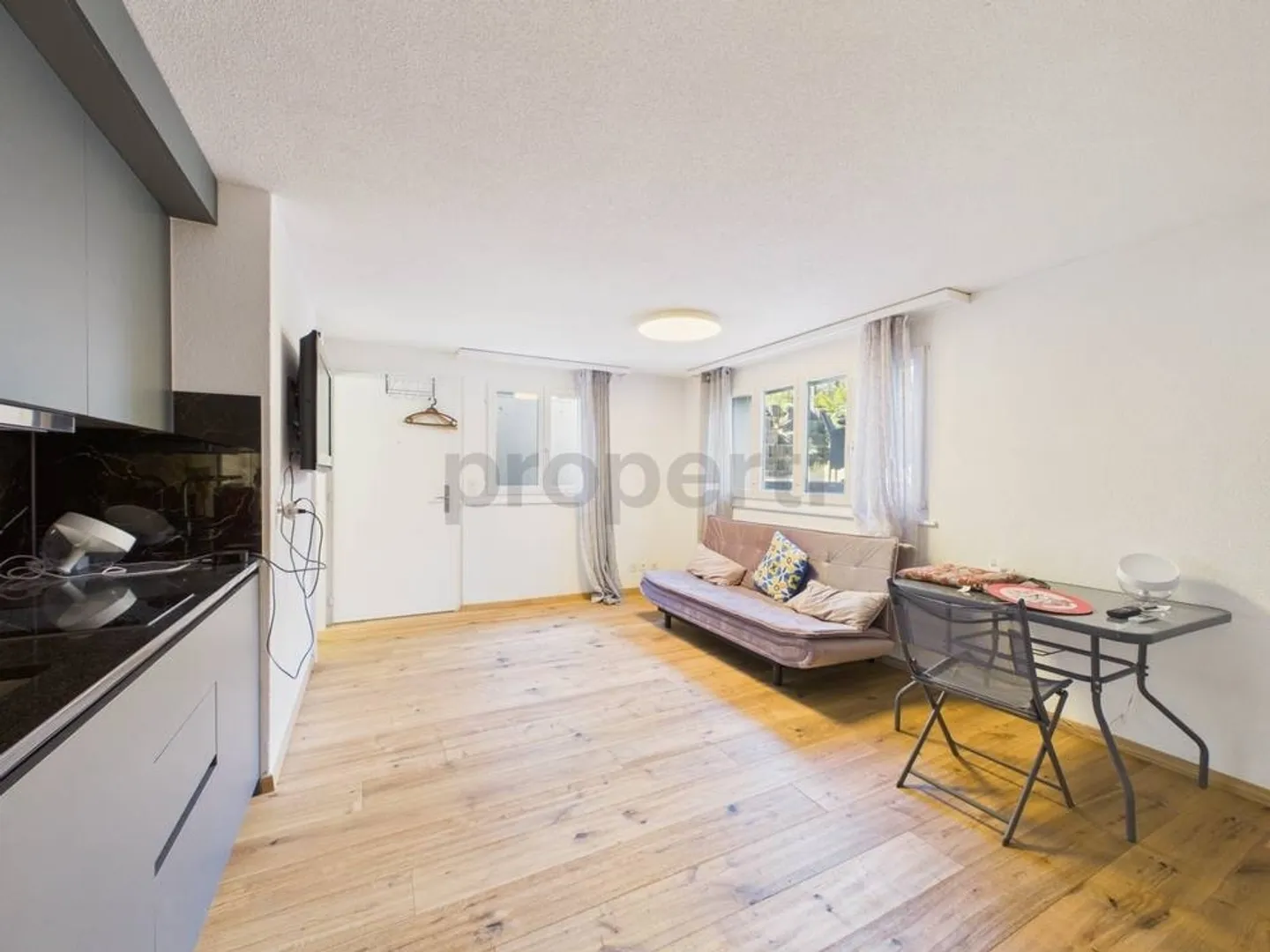 Ampia casa unifamiliare di 6 stanze con piscina, Wünnewil - Foto 10 di 13