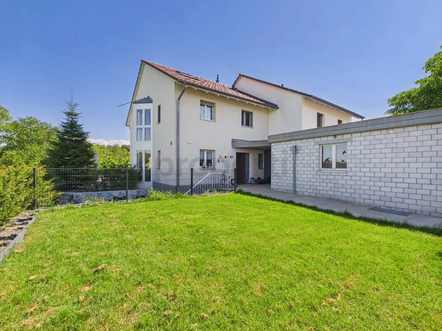 Ampia casa unifamiliare di 6 stanze con piscina, Wünnewil - Foto 12 di 13
