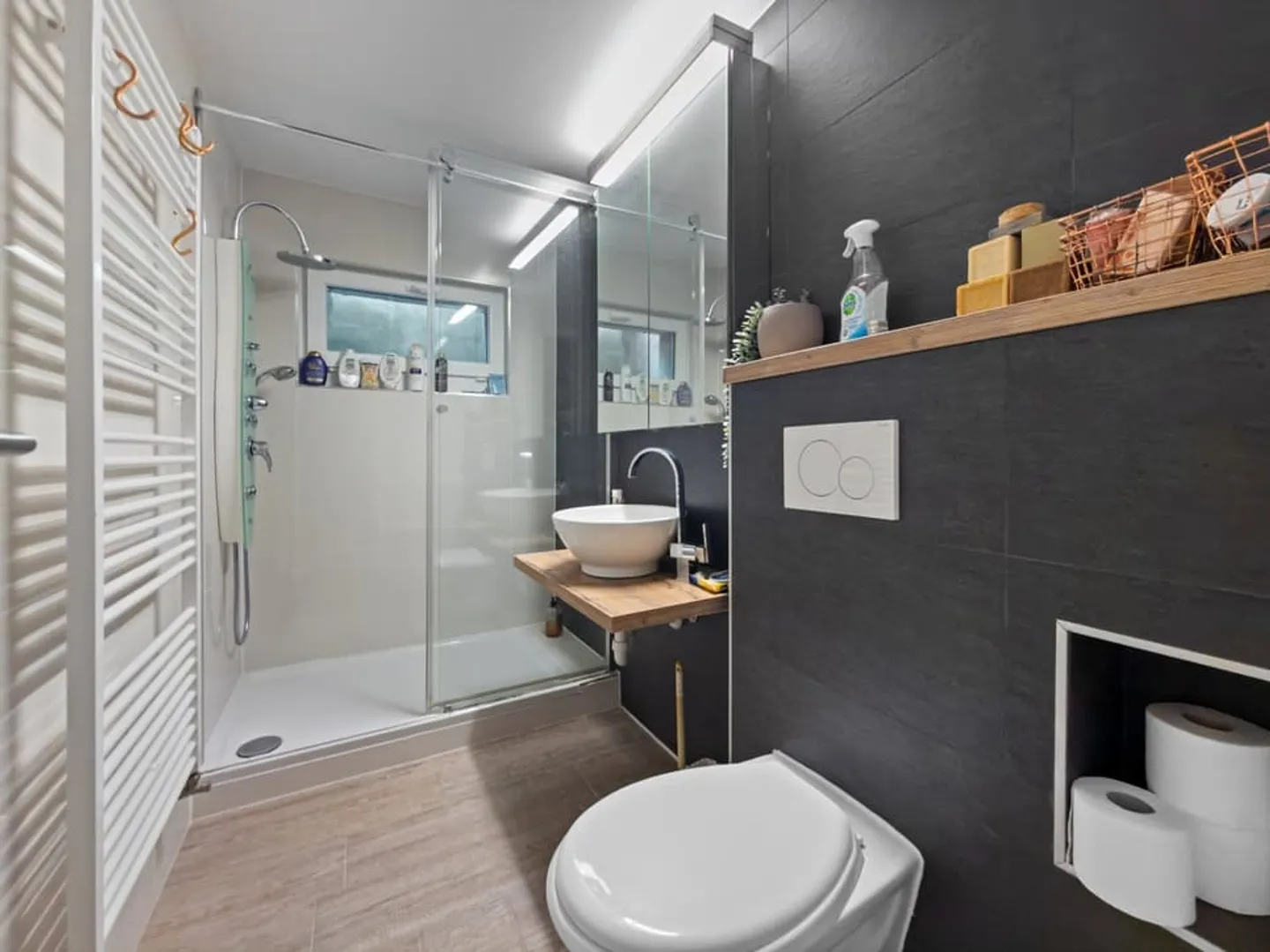 Magnifica villa indipendente di 5,5 locali con vista lago - Foto 11 di 13