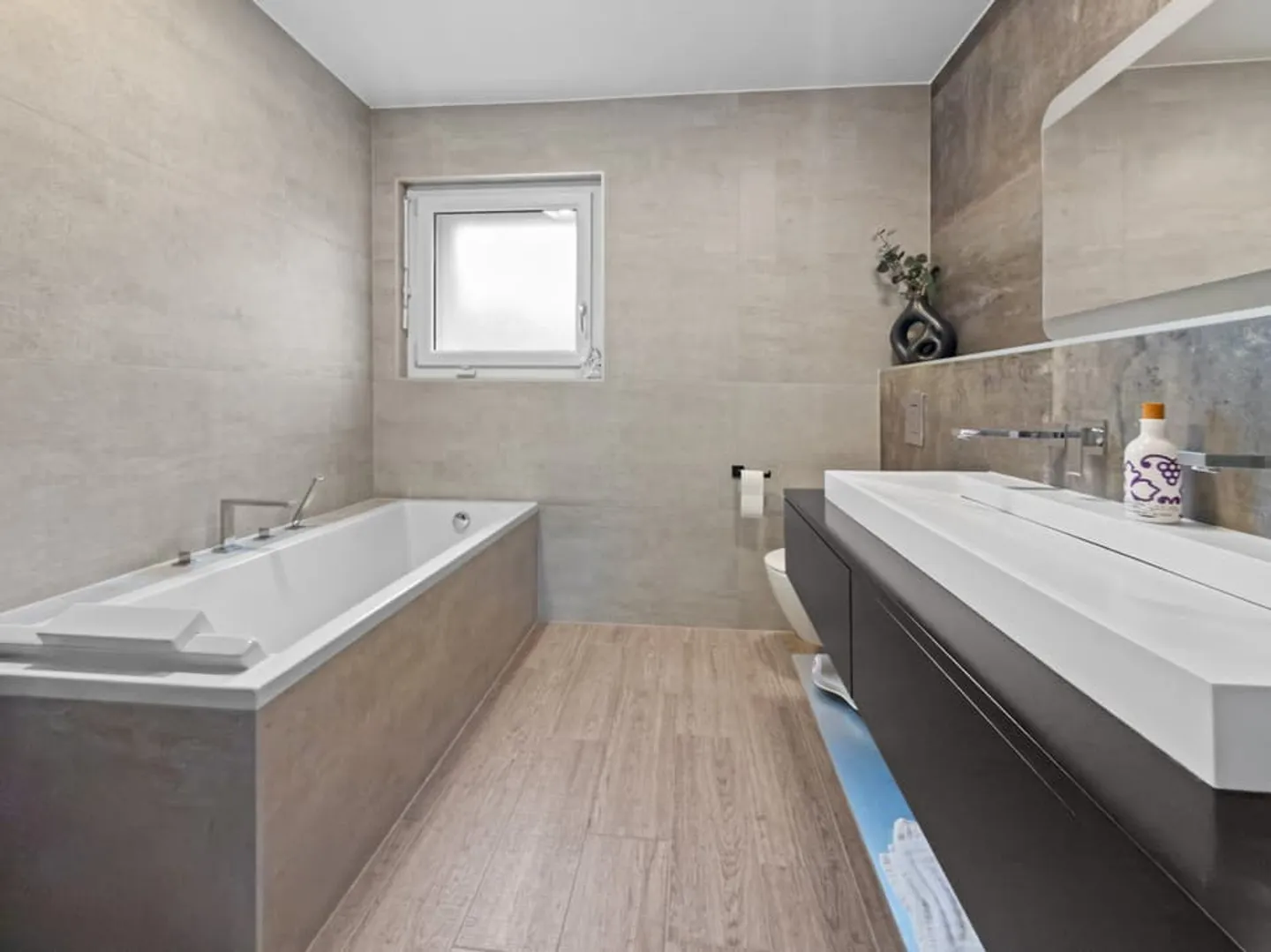 Magnifica villa indipendente di 5,5 locali con vista lago - Foto 10 di 13