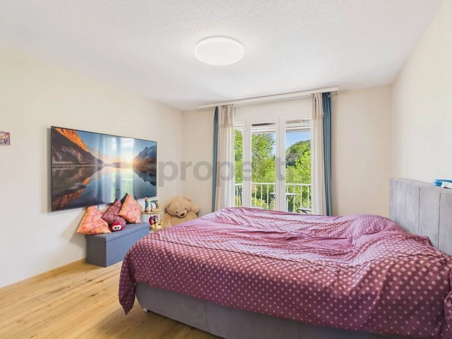 Ampia casa unifamiliare di 6 stanze con piscina, Wünnewil - Foto 7 di 13
