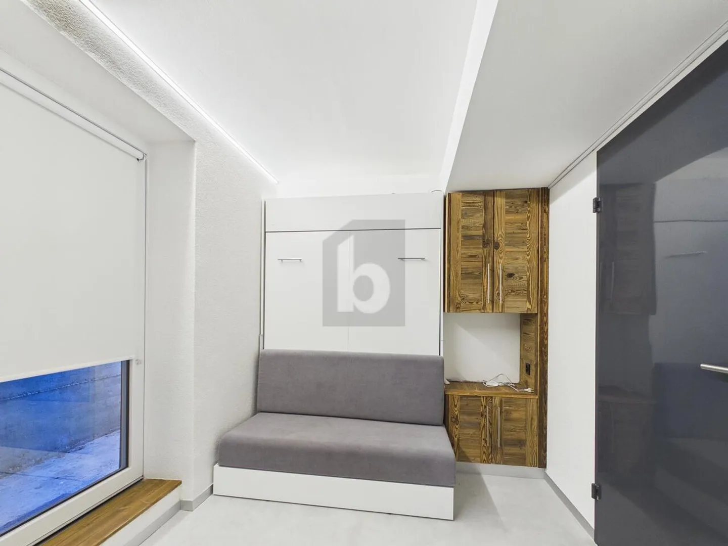 INVESTMENT STRENGTH WITH WELLNESS SPACE - Photo 3 of 6