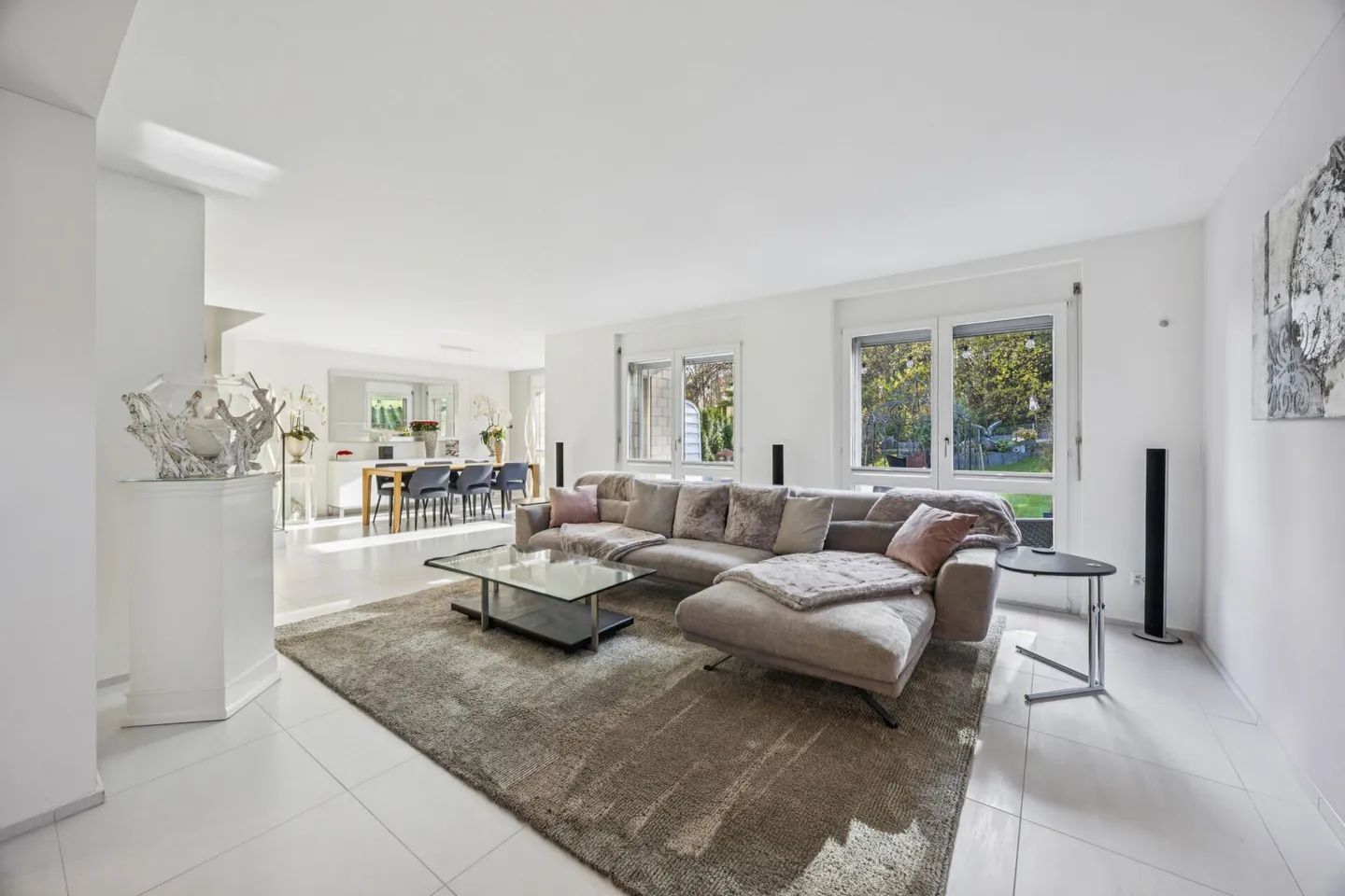 Living in the Green: Garden, Privacy, and Direct Access to the Forest - Photo 5 of 14